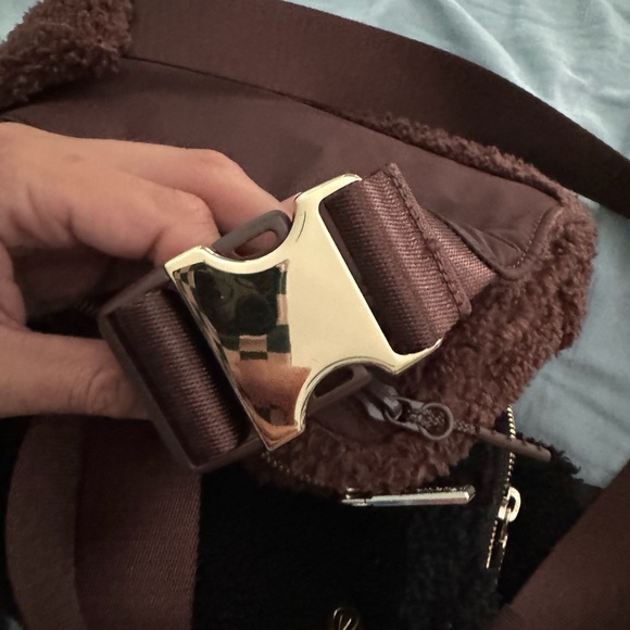Lululemon 2L fleece belt bags - Picture 3 of 3